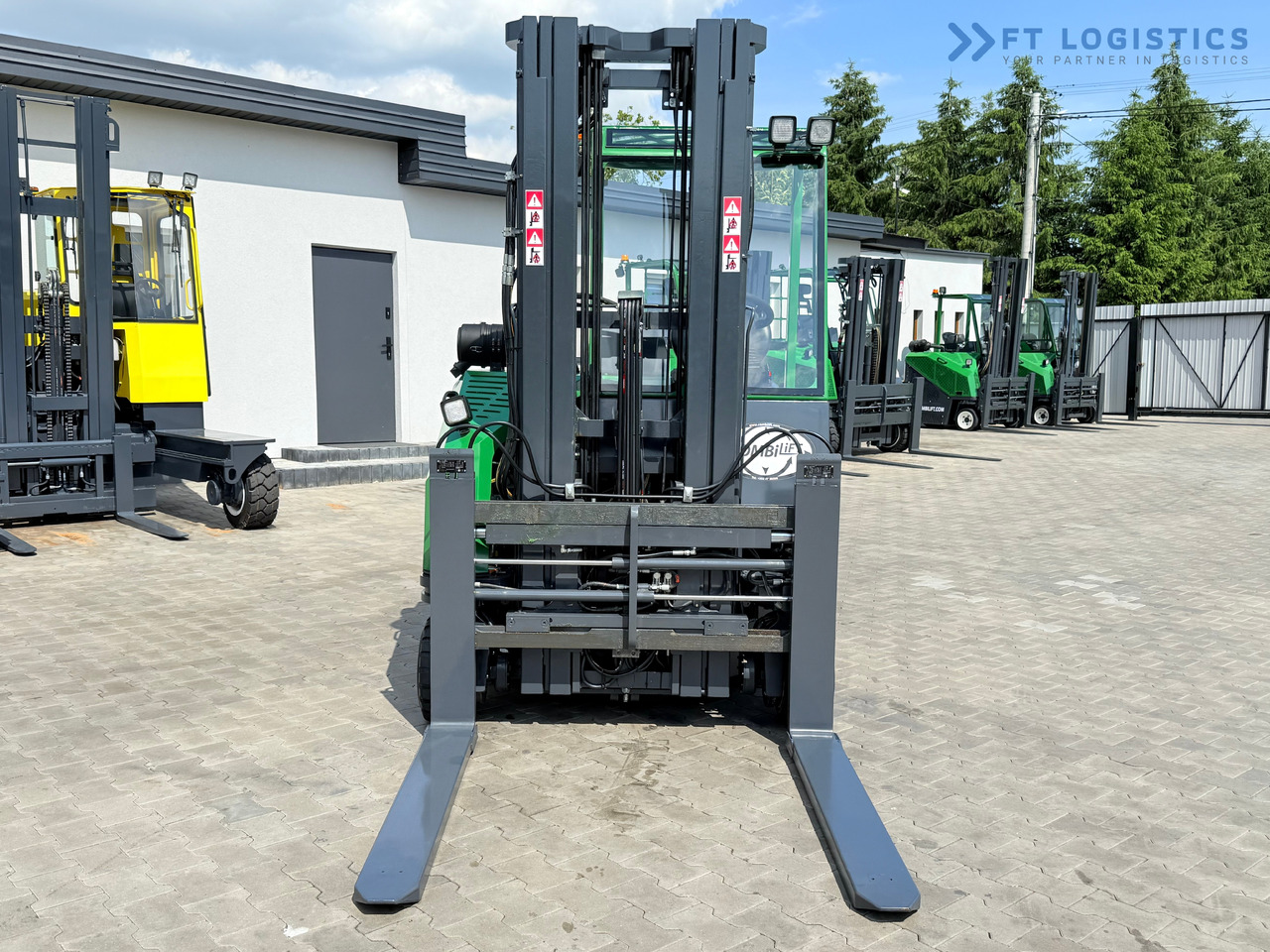 COMBILIFT CB2500 / DIESEL / EXTENDABLE FORKS / TRIPLEX / 5500MM / FREE LIFT / SIDE SHIFT / FORK POSITIONER / LIKE NEW - Nelitietrukki: kuva COMBILIFT CB2500 / DIESEL / EXTENDABLE FORKS / TRIPLEX / 5500MM / FREE LIFT / SIDE SHIFT / FORK POSITIONER / LIKE NEW - Nelitietrukki COMBILIFT CB2500 / DIESEL / EXTENDABLE FORKS / TRIPLEX / 5500MM / FREE LIFT / SIDE SHIFT / FORK POSITIONER / LIKE NEW - Nelitietrukki: kuva COMBILIFT CB2500 / DIESEL / EXTENDABLE FORKS / TRIPLEX / 5500MM / FREE LIFT / SIDE SHIFT / FORK POSITIONER / LIKE NEW - Nelitietrukki