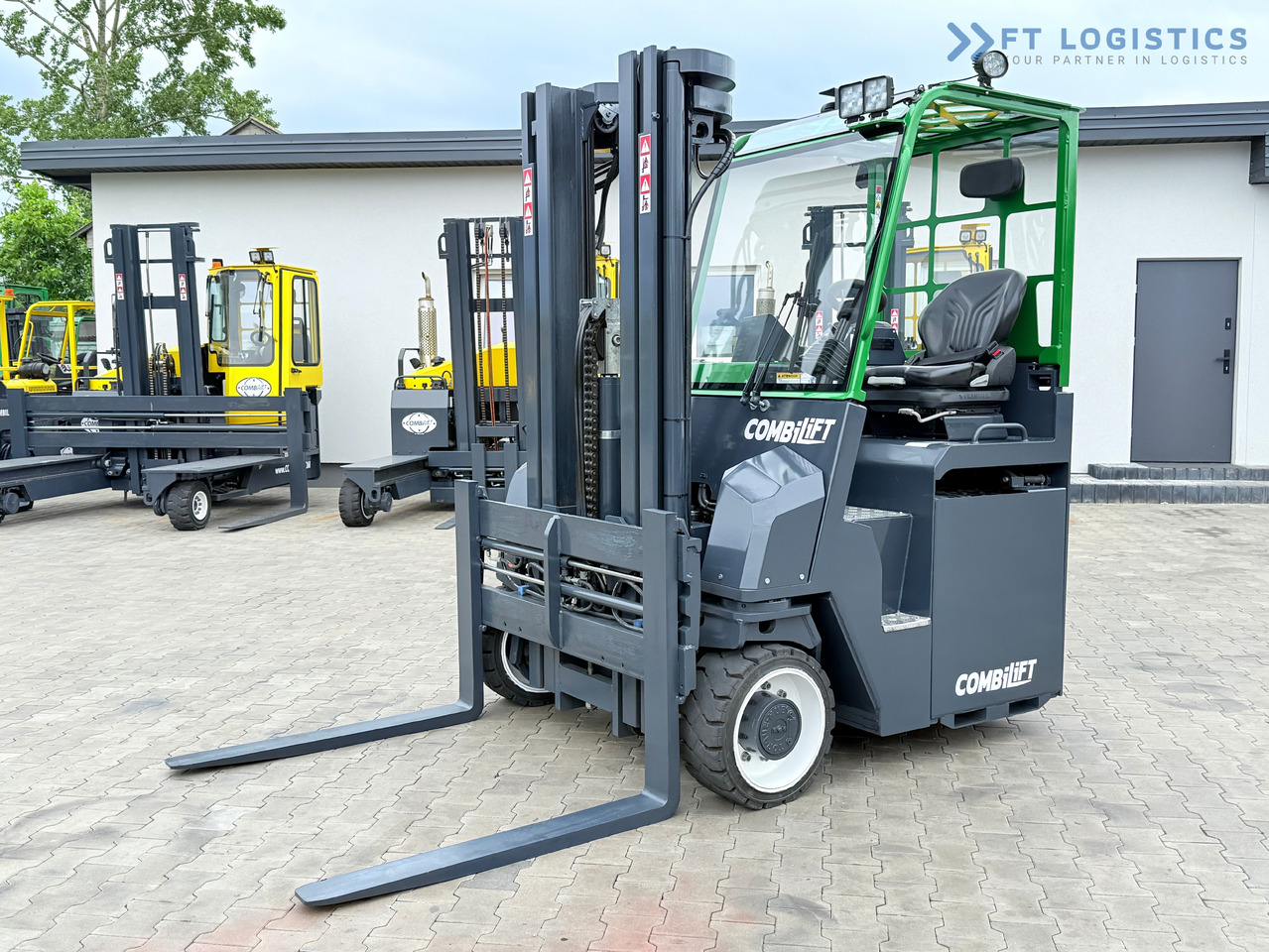 COMBILIFT Combilift CBE4000 / TRIPLEX 5200MM / ELECTRIC / FREE LIFT / FORK POSITIONER / SIDESHIFT / LIKE NEW - Nelitietrukki: kuva COMBILIFT Combilift CBE4000 / TRIPLEX 5200MM / ELECTRIC / FREE LIFT / FORK POSITIONER / SIDESHIFT / LIKE NEW - Nelitietrukki COMBILIFT Combilift CBE4000 / TRIPLEX 5200MM / ELECTRIC / FREE LIFT / FORK POSITIONER / SIDESHIFT / LIKE NEW - Nelitietrukki: kuva COMBILIFT Combilift CBE4000 / TRIPLEX 5200MM / ELECTRIC / FREE LIFT / FORK POSITIONER / SIDESHIFT / LIKE NEW - Nelitietrukki