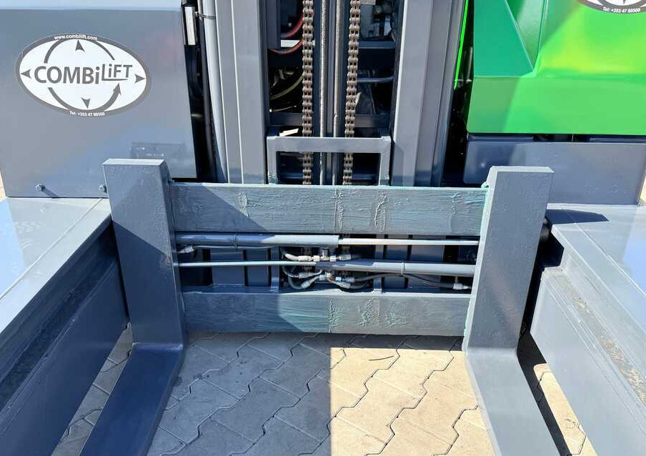 Combilift C3000 / DIESEL / DUPLEX - 4100MM / FREE-LIFT / CABIN / LIKE-NEW - Nelitietrukki: kuva Combilift C3000 / DIESEL / DUPLEX - 4100MM / FREE-LIFT / CABIN / LIKE-NEW - Nelitietrukki Combilift C3000 / DIESEL / DUPLEX - 4100MM / FREE-LIFT / CABIN / LIKE-NEW - Nelitietrukki: kuva Combilift C3000 / DIESEL / DUPLEX - 4100MM / FREE-LIFT / CABIN / LIKE-NEW - Nelitietrukki