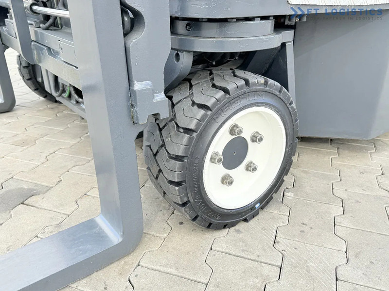 Combilift C3000CB / GAS / TRIPLEX 4900MM / FREE LIFT / FORK POSITIONER / SIDE SHIFT / EXCELLENT CONDITION / Wide range of four-way and sid - Nelitietrukki: kuva Combilift C3000CB / GAS / TRIPLEX 4900MM / FREE LIFT / FORK POSITIONER / SIDE SHIFT / EXCELLENT CONDITION / Wide range of four-way and sid - Nelitietrukki Combilift C3000CB / GAS / TRIPLEX 4900MM / FREE LIFT / FORK POSITIONER / SIDE SHIFT / EXCELLENT CONDITION / Wide range of four-way and sid - Nelitietrukki: kuva Combilift C3000CB / GAS / TRIPLEX 4900MM / FREE LIFT / FORK POSITIONER / SIDE SHIFT / EXCELLENT CONDITION / Wide range of four-way and sid - Nelitietrukki