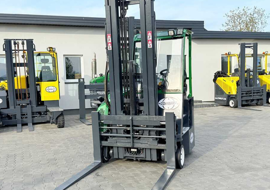 Combilift C3000CB / LPG / TRIPLEX – 6500MM / FREE LIFT / FORK POSITIONER / SIDE SHIFT / EXCELLENT CONDITION - Nelitietrukki: kuva Combilift C3000CB / LPG / TRIPLEX – 6500MM / FREE LIFT / FORK POSITIONER / SIDE SHIFT / EXCELLENT CONDITION - Nelitietrukki Combilift C3000CB / LPG / TRIPLEX – 6500MM / FREE LIFT / FORK POSITIONER / SIDE SHIFT / EXCELLENT CONDITION - Nelitietrukki: kuva Combilift C3000CB / LPG / TRIPLEX – 6500MM / FREE LIFT / FORK POSITIONER / SIDE SHIFT / EXCELLENT CONDITION - Nelitietrukki