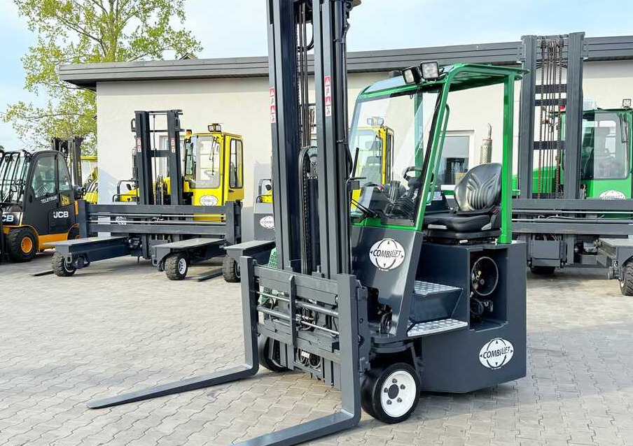 Combilift C3000CB / LPG / TRIPLEX – 6500MM / FREE LIFT / FORK POSITIONER / SIDE SHIFT / EXCELLENT CONDITION - Nelitietrukki: kuva Combilift C3000CB / LPG / TRIPLEX – 6500MM / FREE LIFT / FORK POSITIONER / SIDE SHIFT / EXCELLENT CONDITION - Nelitietrukki Combilift C3000CB / LPG / TRIPLEX – 6500MM / FREE LIFT / FORK POSITIONER / SIDE SHIFT / EXCELLENT CONDITION - Nelitietrukki: kuva Combilift C3000CB / LPG / TRIPLEX – 6500MM / FREE LIFT / FORK POSITIONER / SIDE SHIFT / EXCELLENT CONDITION - Nelitietrukki