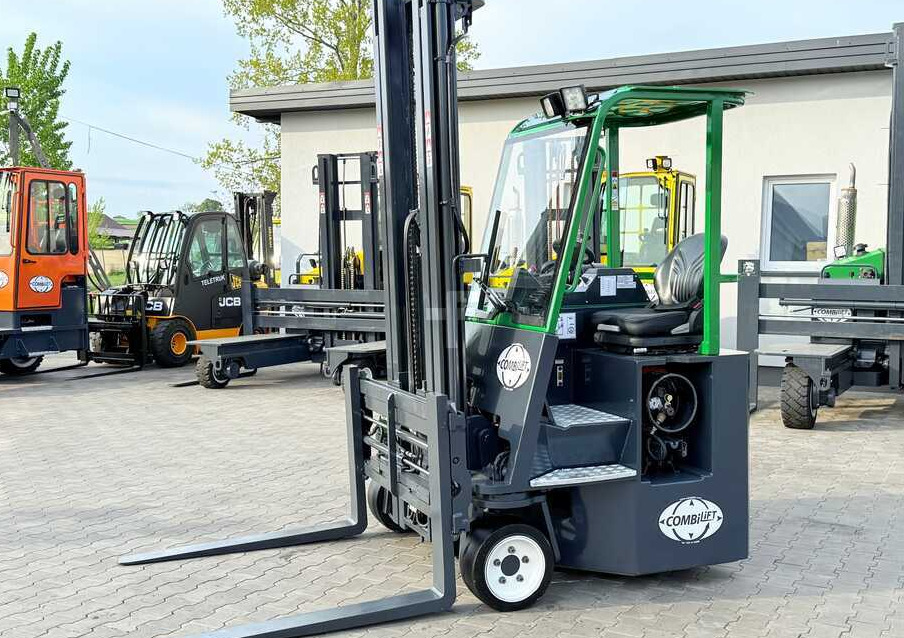 Combilift C3000CB / LPG / TRIPLEX – 6500MM / FREE LIFT / FORK POSITIONER / SIDE SHIFT / EXCELLENT CONDITION - Nelitietrukki: kuva Combilift C3000CB / LPG / TRIPLEX – 6500MM / FREE LIFT / FORK POSITIONER / SIDE SHIFT / EXCELLENT CONDITION - Nelitietrukki Combilift C3000CB / LPG / TRIPLEX – 6500MM / FREE LIFT / FORK POSITIONER / SIDE SHIFT / EXCELLENT CONDITION - Nelitietrukki: kuva Combilift C3000CB / LPG / TRIPLEX – 6500MM / FREE LIFT / FORK POSITIONER / SIDE SHIFT / EXCELLENT CONDITION - Nelitietrukki
