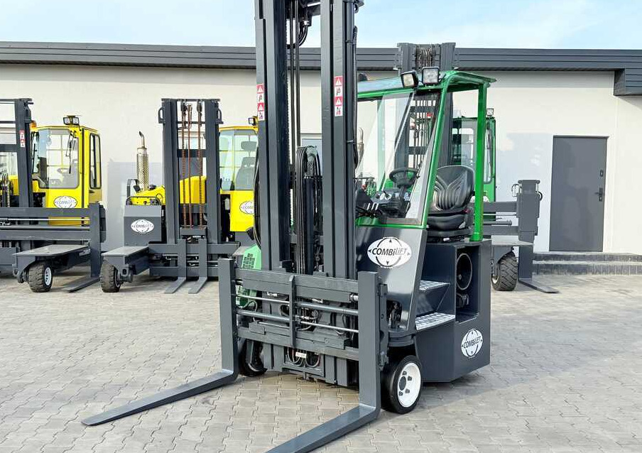 Combilift C3000CB / LPG / TRIPLEX – 6500MM / FREE LIFT / FORK POSITIONER / SIDE SHIFT / EXCELLENT CONDITION - Nelitietrukki: kuva Combilift C3000CB / LPG / TRIPLEX – 6500MM / FREE LIFT / FORK POSITIONER / SIDE SHIFT / EXCELLENT CONDITION - Nelitietrukki Combilift C3000CB / LPG / TRIPLEX – 6500MM / FREE LIFT / FORK POSITIONER / SIDE SHIFT / EXCELLENT CONDITION - Nelitietrukki: kuva Combilift C3000CB / LPG / TRIPLEX – 6500MM / FREE LIFT / FORK POSITIONER / SIDE SHIFT / EXCELLENT CONDITION - Nelitietrukki