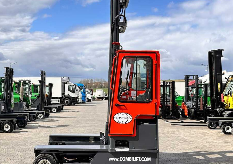 Combilift C4000 / DIESEL / TRIPLEX / 8400MM / FREE LIFT / SIDESHIFT / LIKE NEW - Nelitietrukki: kuva Combilift C4000 / DIESEL / TRIPLEX / 8400MM / FREE LIFT / SIDESHIFT / LIKE NEW - Nelitietrukki Combilift C4000 / DIESEL / TRIPLEX / 8400MM / FREE LIFT / SIDESHIFT / LIKE NEW - Nelitietrukki: kuva Combilift C4000 / DIESEL / TRIPLEX / 8400MM / FREE LIFT / SIDESHIFT / LIKE NEW - Nelitietrukki