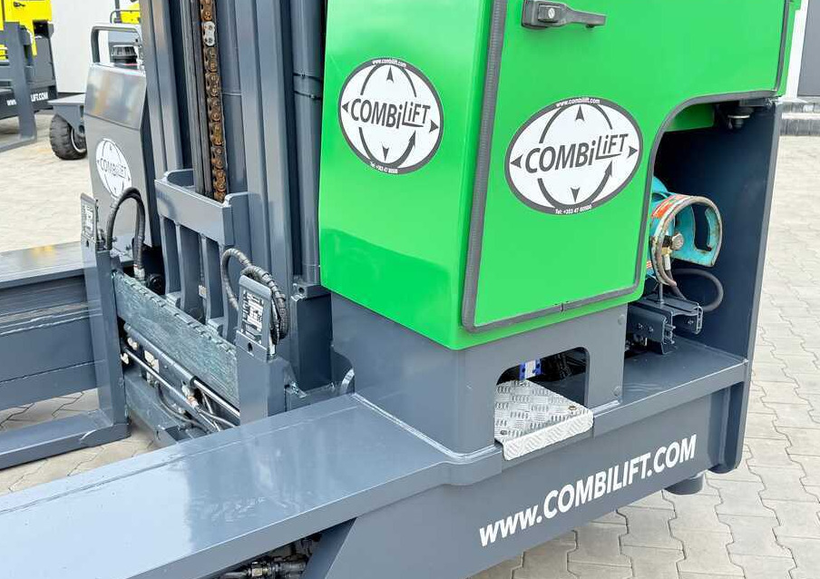 Combilift C4000 / GAS / TRIPLEX - 9300MM / FREE-LIFT / POSITIONER / LIKE NEW - Nelitietrukki: kuva Combilift C4000 / GAS / TRIPLEX - 9300MM / FREE-LIFT / POSITIONER / LIKE NEW - Nelitietrukki Combilift C4000 / GAS / TRIPLEX - 9300MM / FREE-LIFT / POSITIONER / LIKE NEW - Nelitietrukki: kuva Combilift C4000 / GAS / TRIPLEX - 9300MM / FREE-LIFT / POSITIONER / LIKE NEW - Nelitietrukki