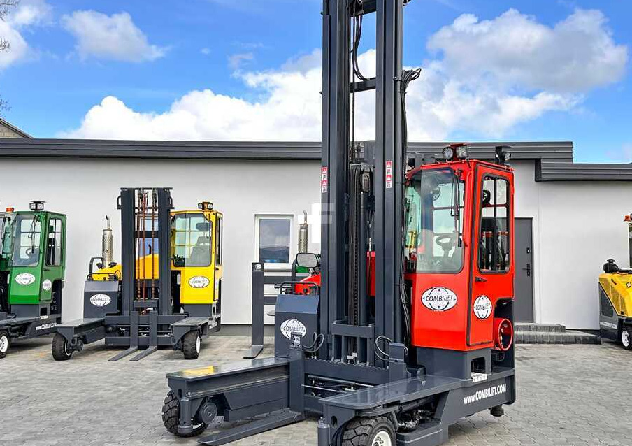 Combilift C4000 / TRIPLEX / 9300MM / FREE LIFT / FORK POSITIONER / GAS / CABIN / LIKE NEW - Nelitietrukki: kuva Combilift C4000 / TRIPLEX / 9300MM / FREE LIFT / FORK POSITIONER / GAS / CABIN / LIKE NEW - Nelitietrukki Combilift C4000 / TRIPLEX / 9300MM / FREE LIFT / FORK POSITIONER / GAS / CABIN / LIKE NEW - Nelitietrukki: kuva Combilift C4000 / TRIPLEX / 9300MM / FREE LIFT / FORK POSITIONER / GAS / CABIN / LIKE NEW - Nelitietrukki