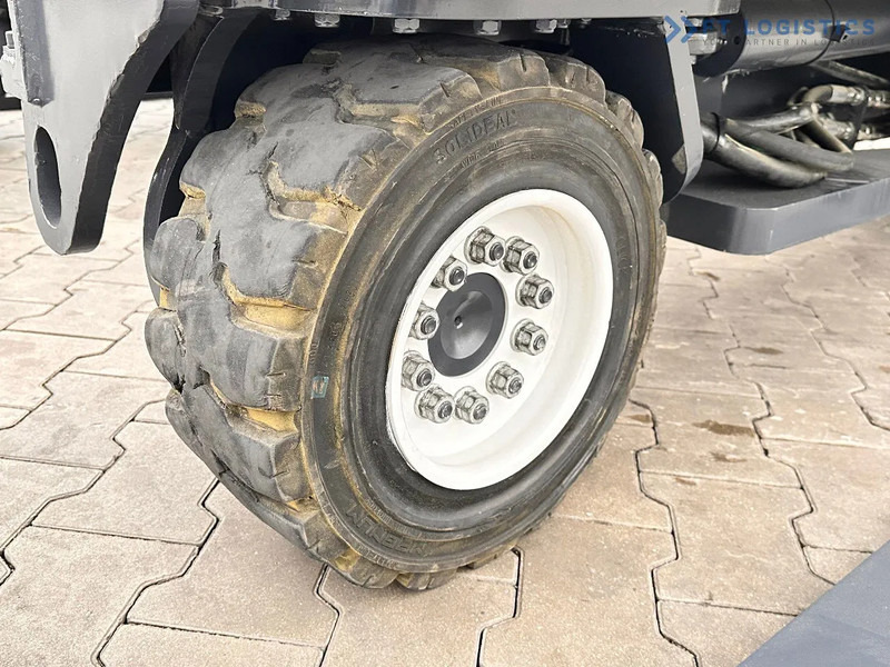 Combilift C4500 / DUPLEX / 4050MM / DIESEL / WIDE POSITIONER / FREE LIFT C4500 / DUPLEX / 4050MM / DIESEL / WIDE POSITIONER / FREE LIFT - Nelitietrukki: kuva Combilift C4500 / DUPLEX / 4050MM / DIESEL / WIDE POSITIONER / FREE LIFT C4500 / DUPLEX / 4050MM / DIESEL / WIDE POSITIONER / FREE LIFT - Nelitietrukki Combilift C4500 / DUPLEX / 4050MM / DIESEL / WIDE POSITIONER / FREE LIFT C4500 / DUPLEX / 4050MM / DIESEL / WIDE POSITIONER / FREE LIFT - Nelitietrukki: kuva Combilift C4500 / DUPLEX / 4050MM / DIESEL / WIDE POSITIONER / FREE LIFT C4500 / DUPLEX / 4050MM / DIESEL / WIDE POSITIONER / FREE LIFT - Nelitietrukki