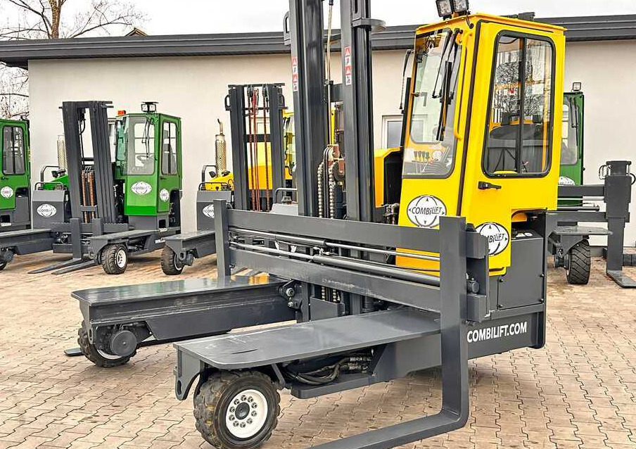 Combilift C4500 / DUPLEX / 4050MM / DIESEL / WIDE POSITIONER / FREE LIFT / SIDESHIFT / LIKE NEW - Nelitietrukki: kuva Combilift C4500 / DUPLEX / 4050MM / DIESEL / WIDE POSITIONER / FREE LIFT / SIDESHIFT / LIKE NEW - Nelitietrukki Combilift C4500 / DUPLEX / 4050MM / DIESEL / WIDE POSITIONER / FREE LIFT / SIDESHIFT / LIKE NEW - Nelitietrukki: kuva Combilift C4500 / DUPLEX / 4050MM / DIESEL / WIDE POSITIONER / FREE LIFT / SIDESHIFT / LIKE NEW - Nelitietrukki