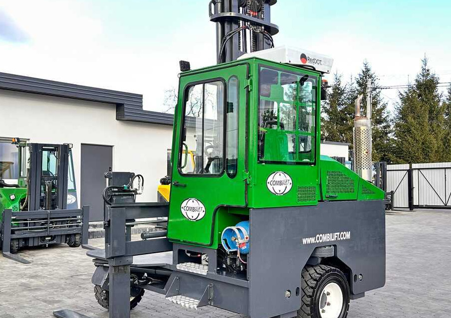 Nelitietrukki Combilift C5000XL / LPG / AIR CONDITIONING / WIDE POSITIONER / DUPLEX MAST / ADJUSTABLE FORKS / NEW TIRES / EXCELLENT CONDITION!: kuva Nelitietrukki Combilift C5000XL / LPG / AIR CONDITIONING / WIDE POSITIONER / DUPLEX MAST / ADJUSTABLE FORKS / NEW TIRES / EXCELLENT CONDITION!