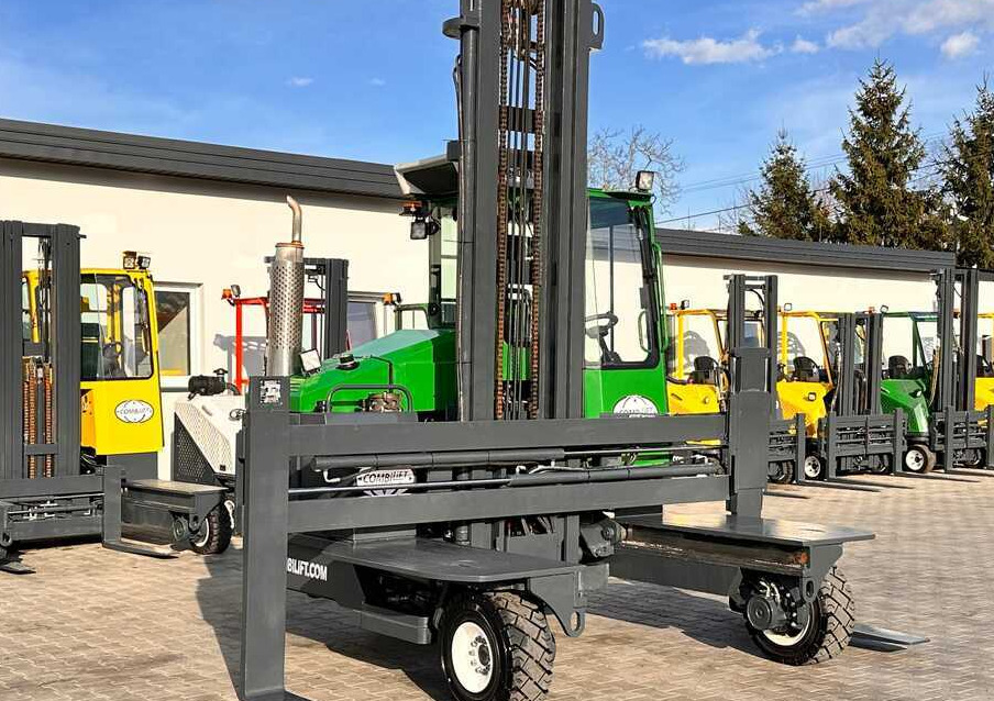 Nelitietrukki Combilift C5000XL / LPG / AIR CONDITIONING / WIDE POSITIONER / DUPLEX MAST / ADJUSTABLE FORKS / NEW TIRES / EXCELLENT CONDITION!: kuva Nelitietrukki Combilift C5000XL / LPG / AIR CONDITIONING / WIDE POSITIONER / DUPLEX MAST / ADJUSTABLE FORKS / NEW TIRES / EXCELLENT CONDITION!