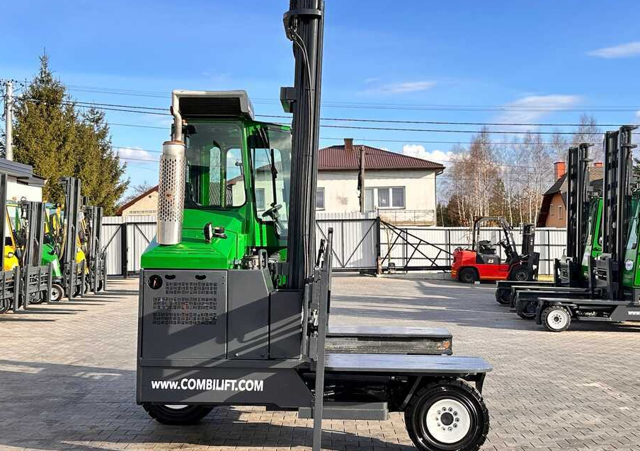 Nelitietrukki Combilift C5000XL / LPG / AIR CONDITIONING / WIDE POSITIONER / DUPLEX MAST / ADJUSTABLE FORKS / NEW TIRES / EXCELLENT CONDITION!: kuva Nelitietrukki Combilift C5000XL / LPG / AIR CONDITIONING / WIDE POSITIONER / DUPLEX MAST / ADJUSTABLE FORKS / NEW TIRES / EXCELLENT CONDITION!