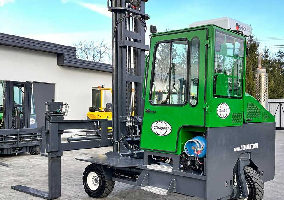 Nelitietrukki Combilift C5000XL / LPG / AIR CONDITIONING / WIDE POSITIONER / DUPLEX MAST / ADJUSTABLE FORKS / NEW TIRES / EXCELLENT CONDITION!: kuva Nelitietrukki Combilift C5000XL / LPG / AIR CONDITIONING / WIDE POSITIONER / DUPLEX MAST / ADJUSTABLE FORKS / NEW TIRES / EXCELLENT CONDITION!