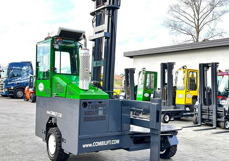 Nelitietrukki Combilift C5000XL / LPG / AIR CONDITIONING / WIDE POSITIONER / DUPLEX MAST / ADJUSTABLE FORKS / NEW TIRES / EXCELLENT CONDITION!: kuva Nelitietrukki Combilift C5000XL / LPG / AIR CONDITIONING / WIDE POSITIONER / DUPLEX MAST / ADJUSTABLE FORKS / NEW TIRES / EXCELLENT CONDITION!