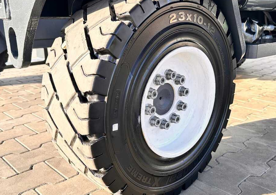 Nelitietrukki Combilift C5000XL / LPG / AIR CONDITIONING / WIDE POSITIONER / DUPLEX MAST / ADJUSTABLE FORKS / NEW TIRES / EXCELLENT CONDITION!: kuva Nelitietrukki Combilift C5000XL / LPG / AIR CONDITIONING / WIDE POSITIONER / DUPLEX MAST / ADJUSTABLE FORKS / NEW TIRES / EXCELLENT CONDITION!