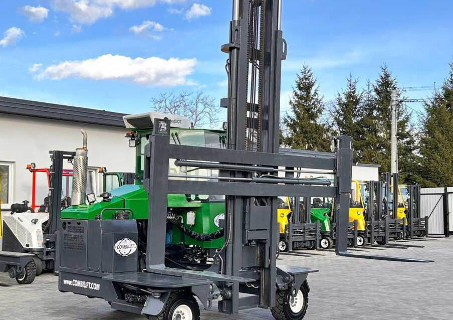 Nelitietrukki Combilift C5000XL / LPG / AIR CONDITIONING / WIDE POSITIONER / DUPLEX MAST / ADJUSTABLE FORKS / NEW TIRES / EXCELLENT CONDITION!: kuva Nelitietrukki Combilift C5000XL / LPG / AIR CONDITIONING / WIDE POSITIONER / DUPLEX MAST / ADJUSTABLE FORKS / NEW TIRES / EXCELLENT CONDITION!