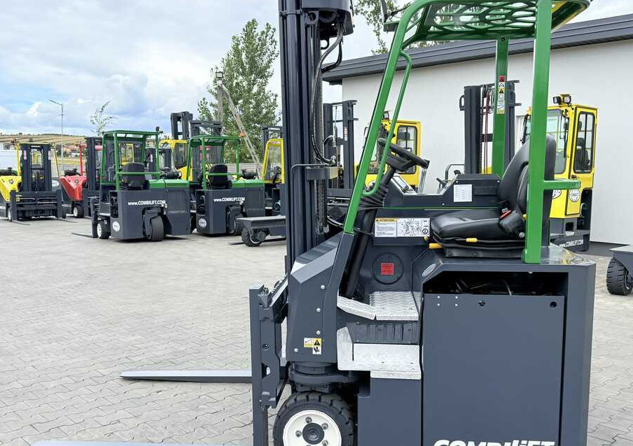 Combilift CBE2500 / TRIPLEX / 5500MM / FREE LIFT / ELECTRIC DRIVE / ONLY 2300 MTH / POSITIONER / SIDE SHIFT / NEW TYRES / LIKE NEW A wide range of four-way and side loaders, tailored to diverse needs - Nelitietrukki: kuva Combilift CBE2500 / TRIPLEX / 5500MM / FREE LIFT / ELECTRIC DRIVE / ONLY 2300 MTH / POSITIONER / SIDE SHIFT / NEW TYRES / LIKE NEW A wide range of four-way and side loaders, tailored to diverse needs - Nelitietrukki Combilift CBE2500 / TRIPLEX / 5500MM / FREE LIFT / ELECTRIC DRIVE / ONLY 2300 MTH / POSITIONER / SIDE SHIFT / NEW TYRES / LIKE NEW A wide range of four-way and side loaders, tailored to diverse needs - Nelitietrukki: kuva Combilift CBE2500 / TRIPLEX / 5500MM / FREE LIFT / ELECTRIC DRIVE / ONLY 2300 MTH / POSITIONER / SIDE SHIFT / NEW TYRES / LIKE NEW A wide range of four-way and side loaders, tailored to diverse needs - Nelitietrukki
