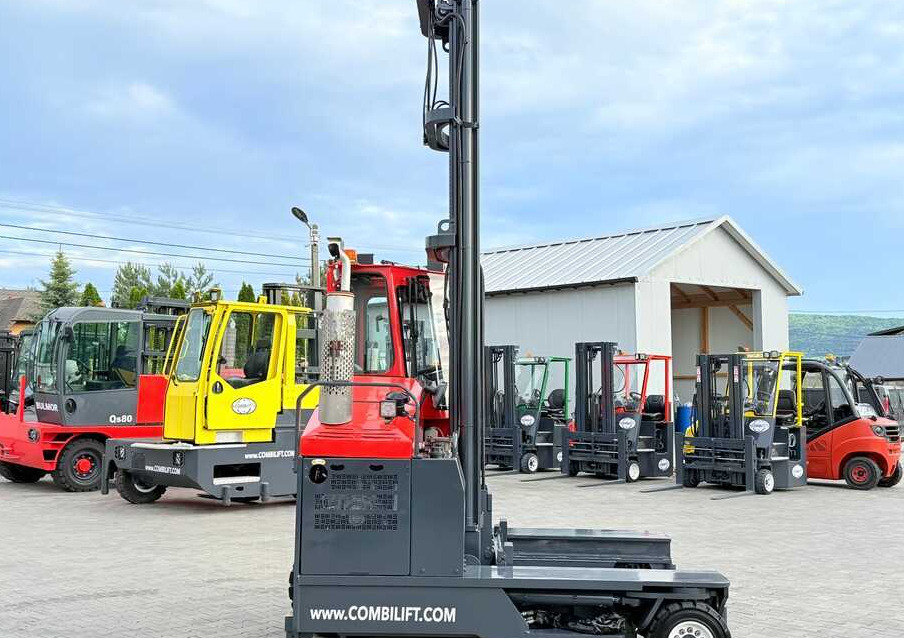 Combilift COMBILIFT C4000 – TRIPLEX 9300 mm – Year 2017 – GAS – FREE LIFT – FORK SIDE SHIFT – CONDITION 5/5 - Nelitietrukki: kuva Combilift COMBILIFT C4000 – TRIPLEX 9300 mm – Year 2017 – GAS – FREE LIFT – FORK SIDE SHIFT – CONDITION 5/5 - Nelitietrukki Combilift COMBILIFT C4000 – TRIPLEX 9300 mm – Year 2017 – GAS – FREE LIFT – FORK SIDE SHIFT – CONDITION 5/5 - Nelitietrukki: kuva Combilift COMBILIFT C4000 – TRIPLEX 9300 mm – Year 2017 – GAS – FREE LIFT – FORK SIDE SHIFT – CONDITION 5/5 - Nelitietrukki