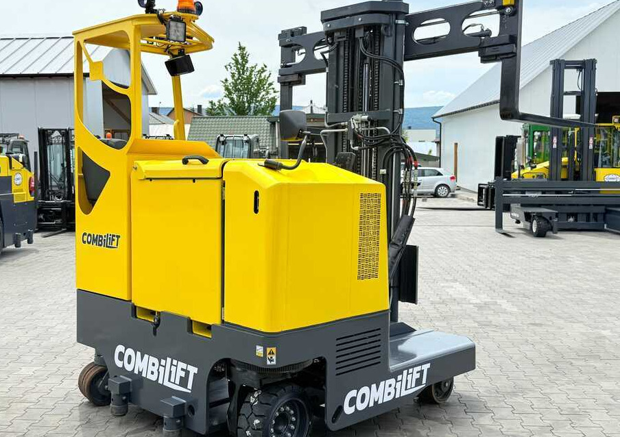 Nelitietrukki Combilift MR / ELECTRIC / TRIPLEX – 6000MM / FULL FREE LIFT / WIDE POSITIONER / FORK SIDESHIFT / ONLY 1400 HOURS / LIKE NEW: kuva Nelitietrukki Combilift MR / ELECTRIC / TRIPLEX – 6000MM / FULL FREE LIFT / WIDE POSITIONER / FORK SIDESHIFT / ONLY 1400 HOURS / LIKE NEW