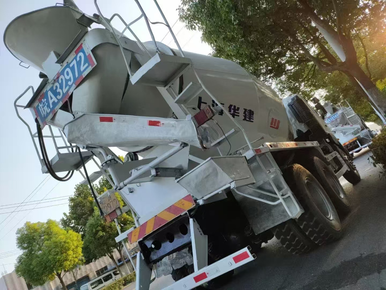 HINO 700 - Säiliöauto: kuva HINO 700 - Säiliöauto HINO 700 - Säiliöauto: kuva HINO 700 - Säiliöauto