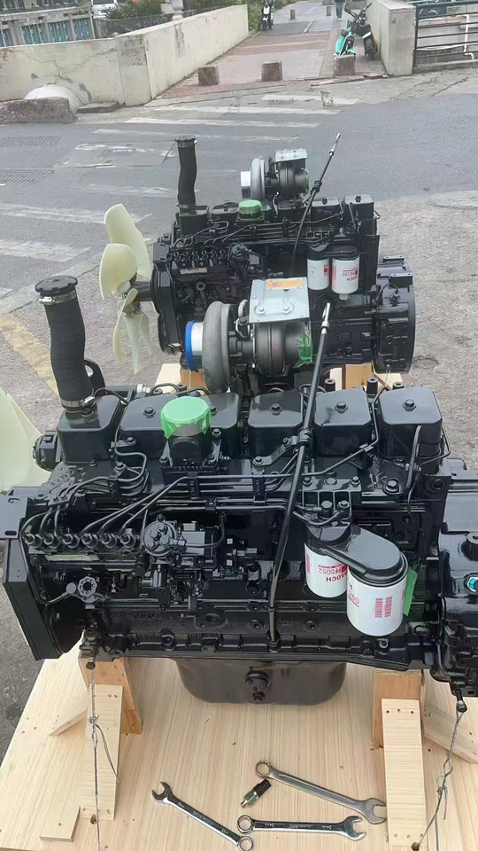 KOMATSU 6D102E - Moottori - Kaivuri: kuva KOMATSU 6D102E - Moottori - Kaivuri KOMATSU 6D102E - Moottori - Kaivuri: kuva KOMATSU 6D102E - Moottori - Kaivuri