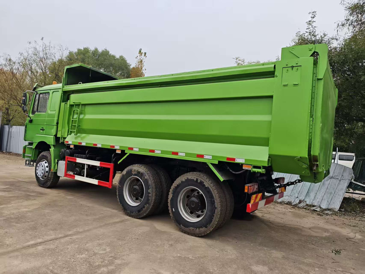 SHACMAN F3000 - Säiliöauto: kuva SHACMAN F3000 - Säiliöauto SHACMAN F3000 - Säiliöauto: kuva SHACMAN F3000 - Säiliöauto