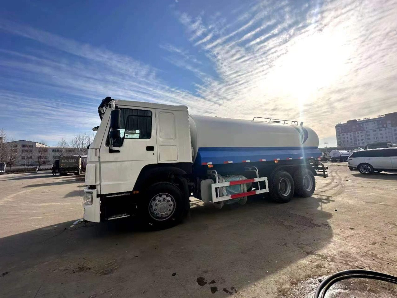 SINOTRUK 20 cubic meters tanker - Säiliöauto: kuva SINOTRUK 20 cubic meters tanker - Säiliöauto SINOTRUK 20 cubic meters tanker - Säiliöauto: kuva SINOTRUK 20 cubic meters tanker - Säiliöauto