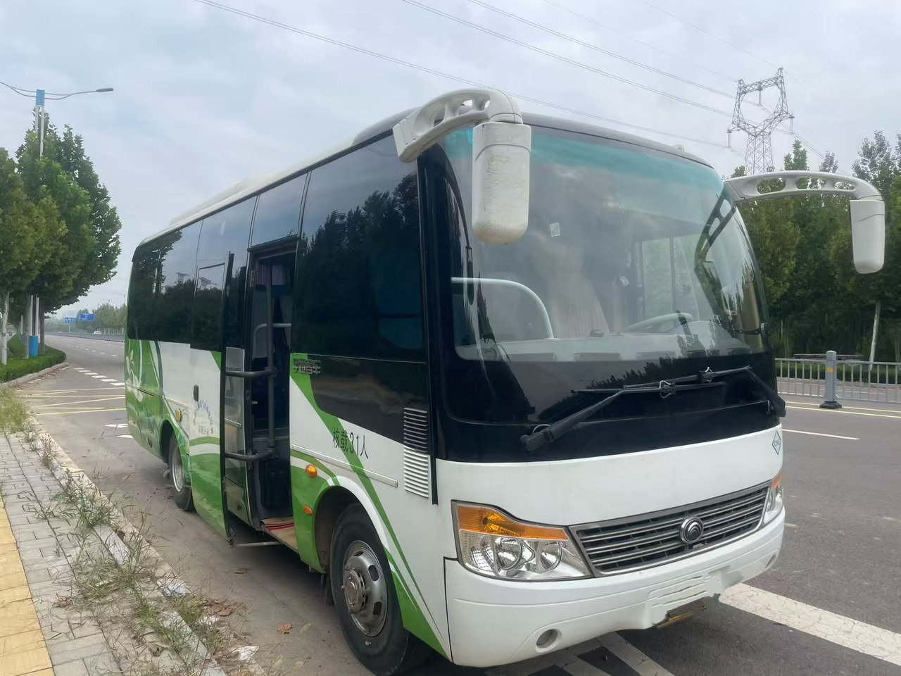 YUTONG 31 seats ZK6852HNG2 - Turistibussi: kuva YUTONG 31 seats ZK6852HNG2 - Turistibussi YUTONG 31 seats ZK6852HNG2 - Turistibussi: kuva YUTONG 31 seats ZK6852HNG2 - Turistibussi