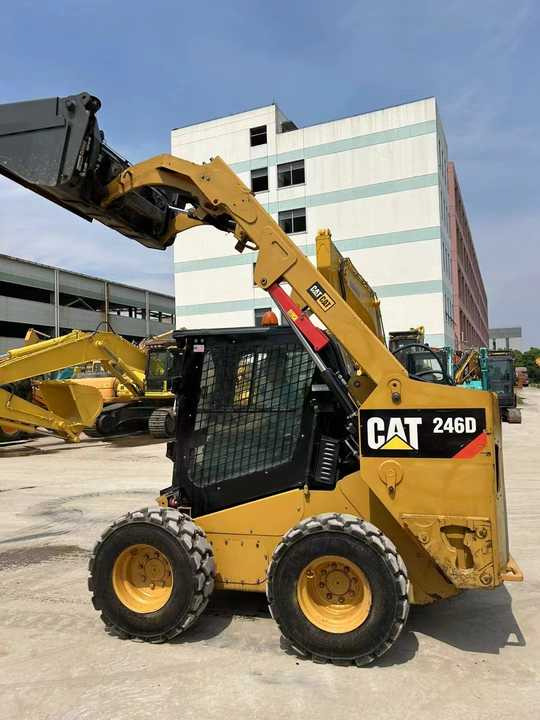 90% New Front Loader Tractor CAT 246D Skid Steer Loader / Used Cat 226B 246C 246d Mini Skid Steer Loader in Stock - Liukuohjattu kuormaaja: kuva 90% New Front Loader Tractor CAT 246D Skid Steer Loader / Used Cat 226B 246C 246d Mini Skid Steer Loader in Stock - Liukuohjattu kuormaaja 90% New Front Loader Tractor CAT 246D Skid Steer Loader / Used Cat 226B 246C 246d Mini Skid Steer Loader in Stock - Liukuohjattu kuormaaja: kuva 90% New Front Loader Tractor CAT 246D Skid Steer Loader / Used Cat 226B 246C 246d Mini Skid Steer Loader in Stock - Liukuohjattu kuormaaja