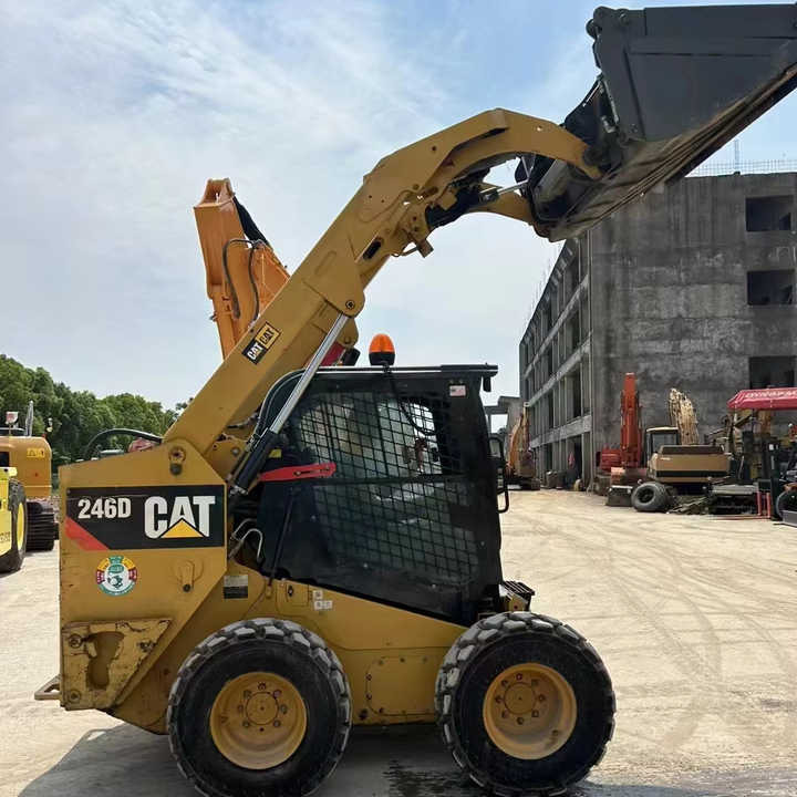 90% New Front Loader Tractor CAT 246D Skid Steer Loader / Used Cat 226B 246C 246d Mini Skid Steer Loader in Stock - Liukuohjattu kuormaaja: kuva 90% New Front Loader Tractor CAT 246D Skid Steer Loader / Used Cat 226B 246C 246d Mini Skid Steer Loader in Stock - Liukuohjattu kuormaaja 90% New Front Loader Tractor CAT 246D Skid Steer Loader / Used Cat 226B 246C 246d Mini Skid Steer Loader in Stock - Liukuohjattu kuormaaja: kuva 90% New Front Loader Tractor CAT 246D Skid Steer Loader / Used Cat 226B 246C 246d Mini Skid Steer Loader in Stock - Liukuohjattu kuormaaja