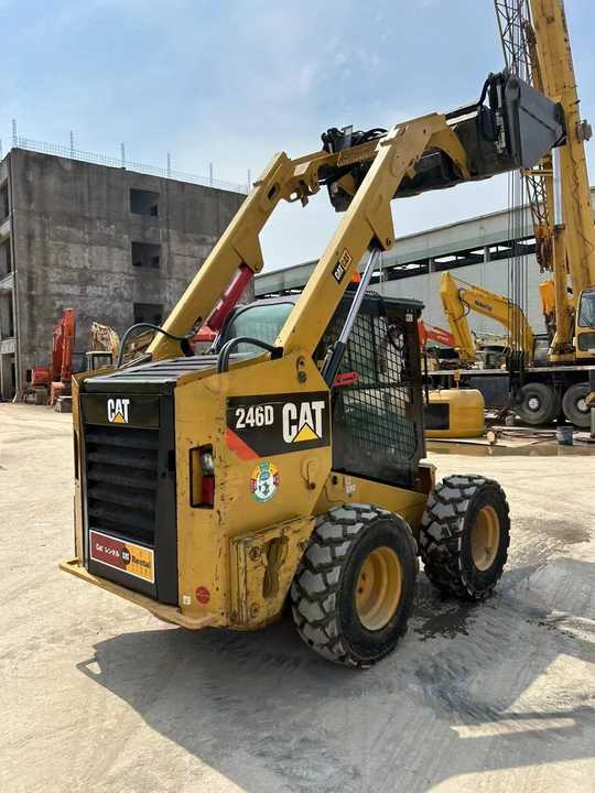 90% New Front Loader Tractor CAT 246D Skid Steer Loader / Used Cat 226B 246C 246d Mini Skid Steer Loader in Stock - Liukuohjattu kuormaaja: kuva 90% New Front Loader Tractor CAT 246D Skid Steer Loader / Used Cat 226B 246C 246d Mini Skid Steer Loader in Stock - Liukuohjattu kuormaaja 90% New Front Loader Tractor CAT 246D Skid Steer Loader / Used Cat 226B 246C 246d Mini Skid Steer Loader in Stock - Liukuohjattu kuormaaja: kuva 90% New Front Loader Tractor CAT 246D Skid Steer Loader / Used Cat 226B 246C 246d Mini Skid Steer Loader in Stock - Liukuohjattu kuormaaja