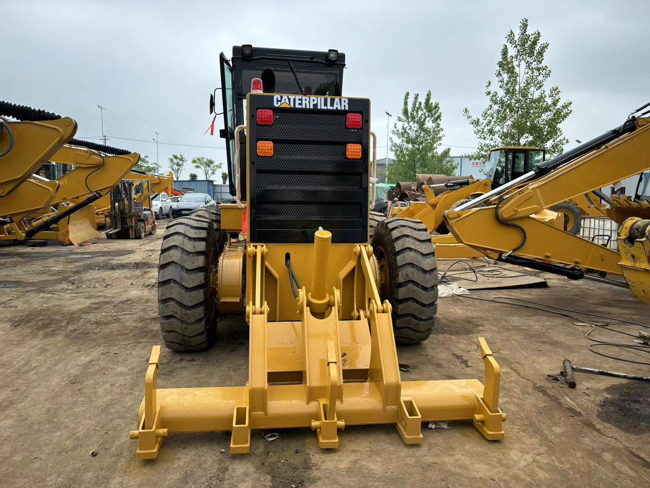 CATERPILLAR used second-hand grader CAT140K - Tiehöylä: kuva CATERPILLAR used second-hand grader CAT140K - Tiehöylä CATERPILLAR used second-hand grader CAT140K - Tiehöylä: kuva CATERPILLAR used second-hand grader CAT140K - Tiehöylä