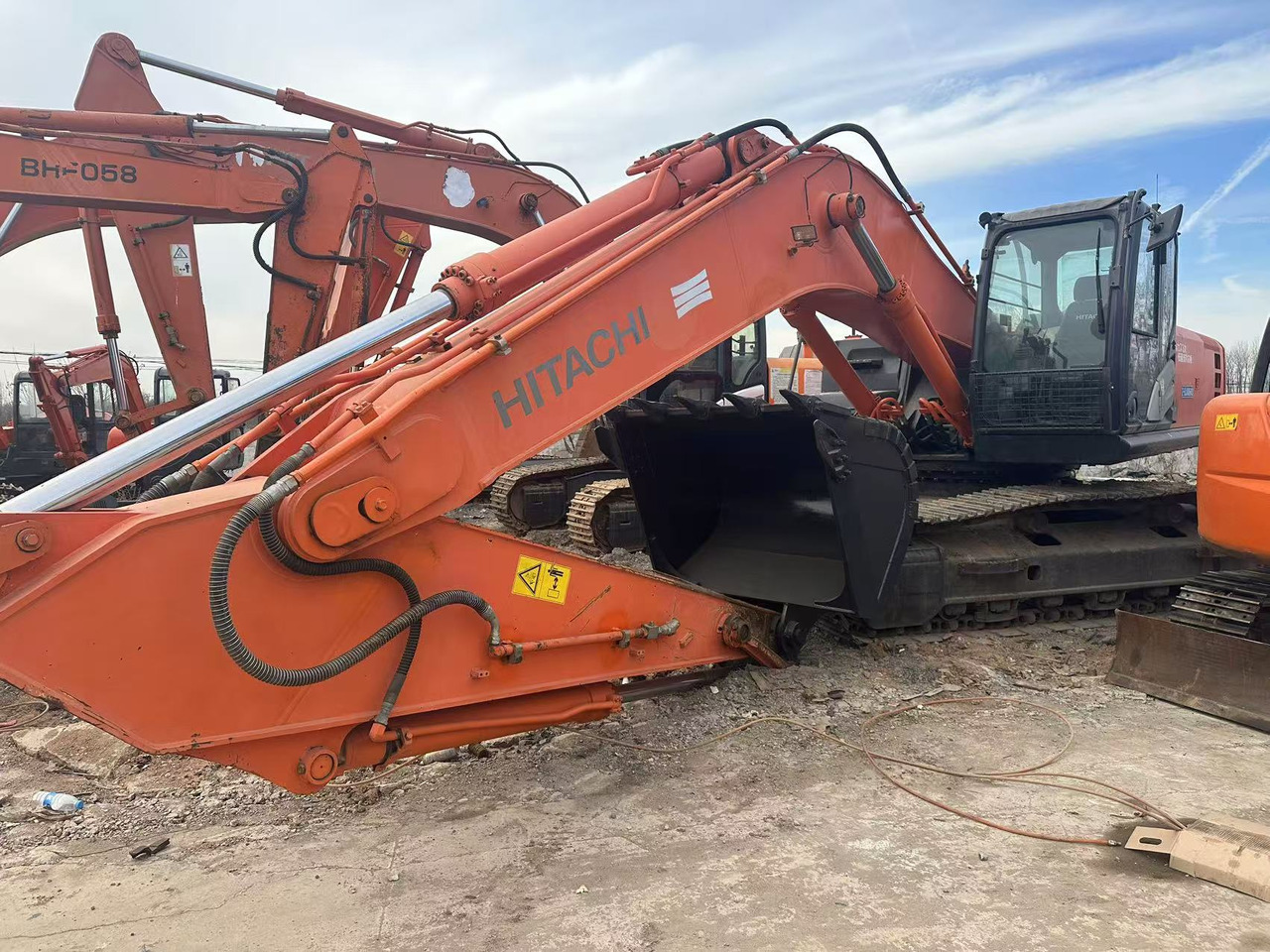 HITACHI USED EXCAVATOR ZX350-5G HOTSALE - Telakaivukone: kuva HITACHI USED EXCAVATOR ZX350-5G HOTSALE - Telakaivukone HITACHI USED EXCAVATOR ZX350-5G HOTSALE - Telakaivukone: kuva HITACHI USED EXCAVATOR ZX350-5G HOTSALE - Telakaivukone