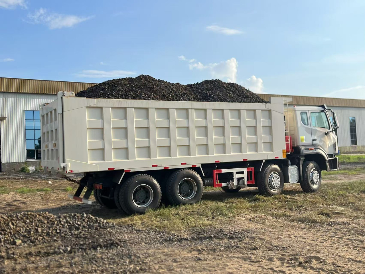 HOWO Used Dump Truck8*4 6*4 - Kippiauto kuorma-auto: kuva HOWO Used Dump Truck8*4 6*4 - Kippiauto kuorma-auto HOWO Used Dump Truck8*4 6*4 - Kippiauto kuorma-auto: kuva HOWO Used Dump Truck8*4 6*4 - Kippiauto kuorma-auto