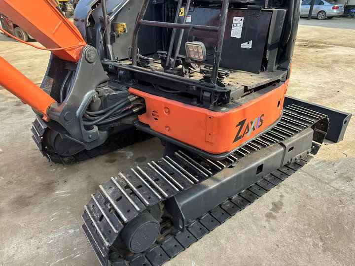Original Japan Hitachi ZX30 Excavator Hitachi Excavator in Low Price for Hot Sale - Telakaivukone: kuva Original Japan Hitachi ZX30 Excavator Hitachi Excavator in Low Price for Hot Sale - Telakaivukone Original Japan Hitachi ZX30 Excavator Hitachi Excavator in Low Price for Hot Sale - Telakaivukone: kuva Original Japan Hitachi ZX30 Excavator Hitachi Excavator in Low Price for Hot Sale - Telakaivukone