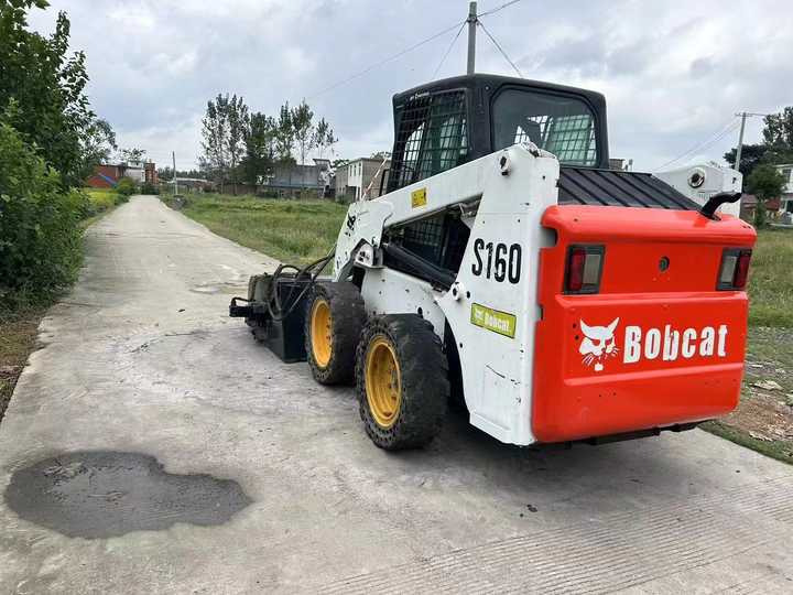 Liukuohjattu kuormaaja USED BOBCAT S160 Skid-steer Loader with Very Good Performance Is for Sale at a Low Price. [ Copy ]: kuva Liukuohjattu kuormaaja USED BOBCAT S160 Skid-steer Loader with Very Good Performance Is for Sale at a Low Price. [ Copy ]