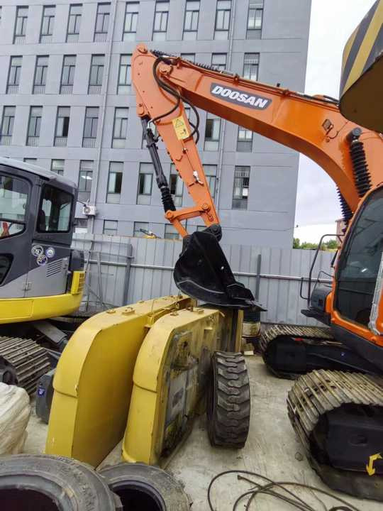 Used Digger DOOSAN DX140 Construction Machinery Construction Digger Used DOOSAN DX140 Cheap Excavator - Telakaivukone: kuva Used Digger DOOSAN DX140 Construction Machinery Construction Digger Used DOOSAN DX140 Cheap Excavator - Telakaivukone Used Digger DOOSAN DX140 Construction Machinery Construction Digger Used DOOSAN DX140 Cheap Excavator - Telakaivukone: kuva Used Digger DOOSAN DX140 Construction Machinery Construction Digger Used DOOSAN DX140 Cheap Excavator - Telakaivukone
