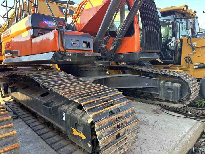 Telakaivukone Used Digger DOOSAN DX300 Construction Machinery Construction Digger Used DOOSAN DX300 Cheap Excavator: kuva Telakaivukone Used Digger DOOSAN DX300 Construction Machinery Construction Digger Used DOOSAN DX300 Cheap Excavator