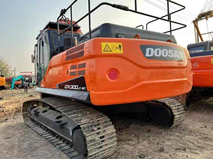 Used Digger DOOSAN DX300 Construction Machinery Construction Digger Used DOOSAN DX300 Cheap Excavator - Telakaivukone: kuva Used Digger DOOSAN DX300 Construction Machinery Construction Digger Used DOOSAN DX300 Cheap Excavator - Telakaivukone Used Digger DOOSAN DX300 Construction Machinery Construction Digger Used DOOSAN DX300 Cheap Excavator - Telakaivukone: kuva Used Digger DOOSAN DX300 Construction Machinery Construction Digger Used DOOSAN DX300 Cheap Excavator - Telakaivukone