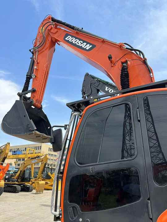 Used Digger DOOSAN DX300 Construction Machinery Construction Digger Used DOOSAN DX300 Cheap Excavator - Telakaivukone: kuva Used Digger DOOSAN DX300 Construction Machinery Construction Digger Used DOOSAN DX300 Cheap Excavator - Telakaivukone Used Digger DOOSAN DX300 Construction Machinery Construction Digger Used DOOSAN DX300 Cheap Excavator - Telakaivukone: kuva Used Digger DOOSAN DX300 Construction Machinery Construction Digger Used DOOSAN DX300 Cheap Excavator - Telakaivukone