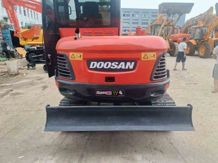 Used Digger DOOSAN DX55 Construction Machinery Construction Digger Used DOOSAN DX55 Cheap Excavator - Telakaivukone: kuva Used Digger DOOSAN DX55 Construction Machinery Construction Digger Used DOOSAN DX55 Cheap Excavator - Telakaivukone Used Digger DOOSAN DX55 Construction Machinery Construction Digger Used DOOSAN DX55 Cheap Excavator - Telakaivukone: kuva Used Digger DOOSAN DX55 Construction Machinery Construction Digger Used DOOSAN DX55 Cheap Excavator - Telakaivukone