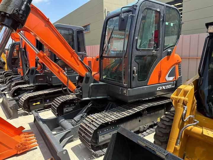 Used Excavator Doosan DX55 Excavators Mini Equipment Earth Moving Machinery Doosan Digger Excavator for Sale - Telakaivukone: kuva Used Excavator Doosan DX55 Excavators Mini Equipment Earth Moving Machinery Doosan Digger Excavator for Sale - Telakaivukone Used Excavator Doosan DX55 Excavators Mini Equipment Earth Moving Machinery Doosan Digger Excavator for Sale - Telakaivukone: kuva Used Excavator Doosan DX55 Excavators Mini Equipment Earth Moving Machinery Doosan Digger Excavator for Sale - Telakaivukone