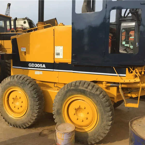 Tiehöylä Used Komatsu GD305 Motor Grader Cheap Price Komatsu Road Grader GD305 Good Condition in China: kuva Tiehöylä Used Komatsu GD305 Motor Grader Cheap Price Komatsu Road Grader GD305 Good Condition in China
