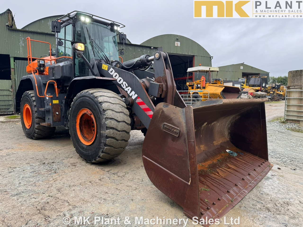 DOOSAN DL320-7 - Pyöräkuormaaja: kuva DOOSAN DL320-7 - Pyöräkuormaaja DOOSAN DL320-7 - Pyöräkuormaaja: kuva DOOSAN DL320-7 - Pyöräkuormaaja