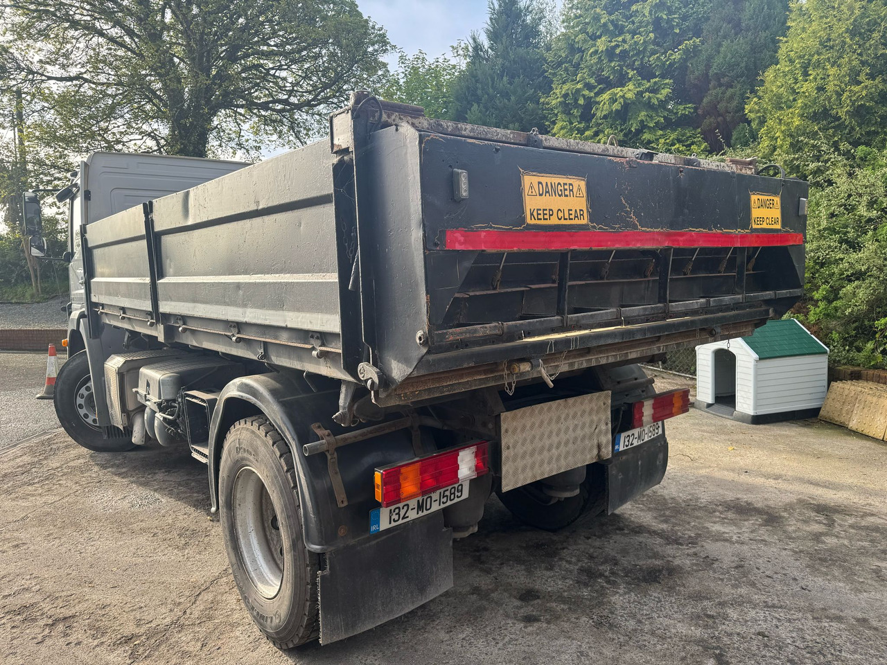 MERCEDES-BENZ Axor 1823 - Kippiauto kuorma-auto: kuva MERCEDES-BENZ Axor 1823 - Kippiauto kuorma-auto MERCEDES-BENZ Axor 1823 - Kippiauto kuorma-auto: kuva MERCEDES-BENZ Axor 1823 - Kippiauto kuorma-auto