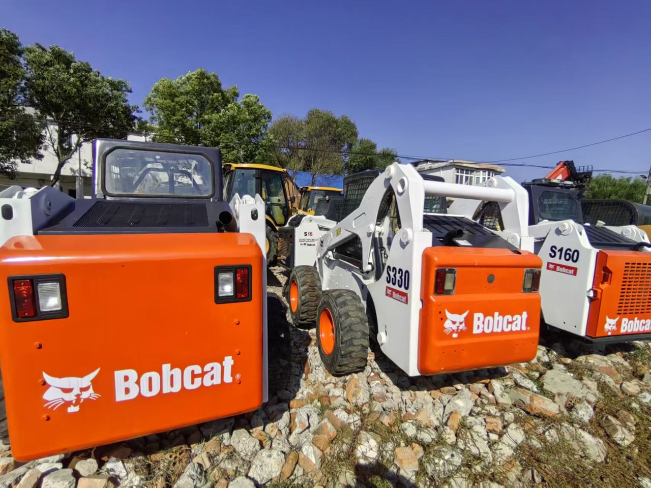 BOBCAT S590 - Liukuohjattu kuormaaja: kuva BOBCAT S590 - Liukuohjattu kuormaaja BOBCAT S590 - Liukuohjattu kuormaaja: kuva BOBCAT S590 - Liukuohjattu kuormaaja