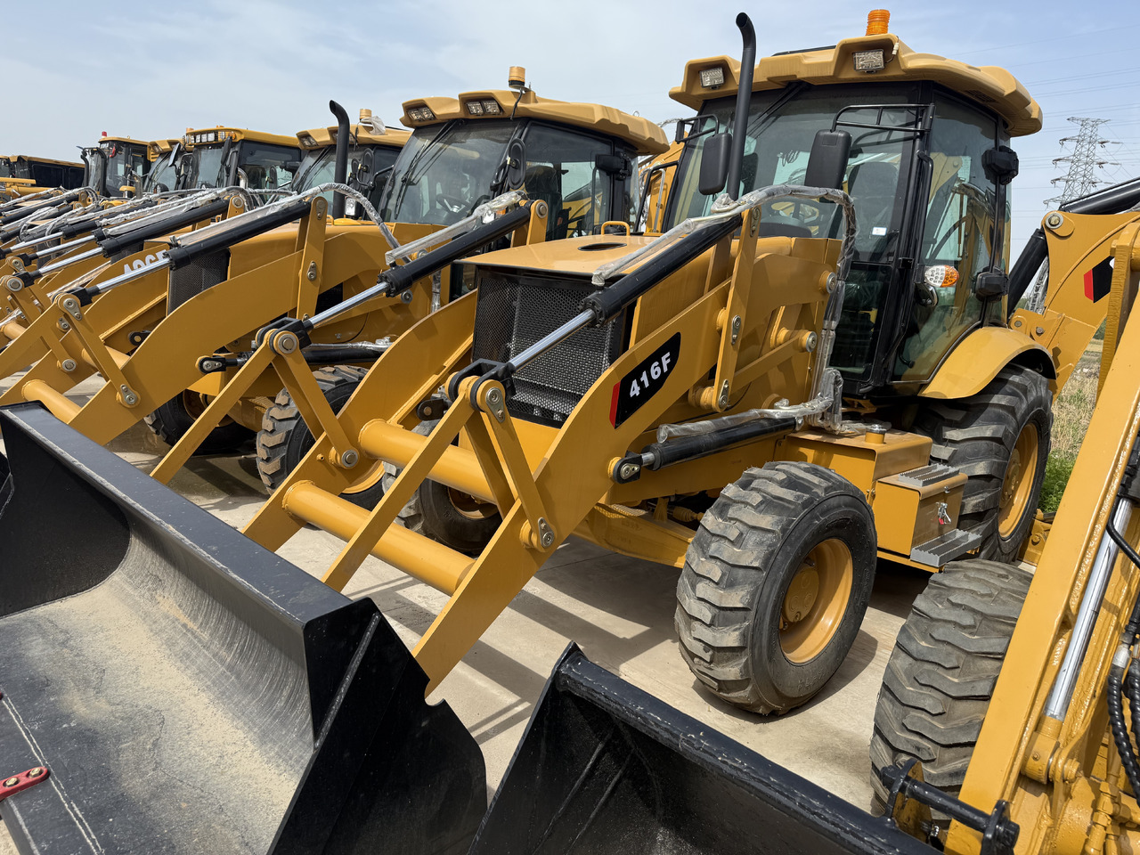 CATERPILLAR 416F - Kaivuri-trukki: kuva CATERPILLAR 416F - Kaivuri-trukki CATERPILLAR 416F - Kaivuri-trukki: kuva CATERPILLAR 416F - Kaivuri-trukki