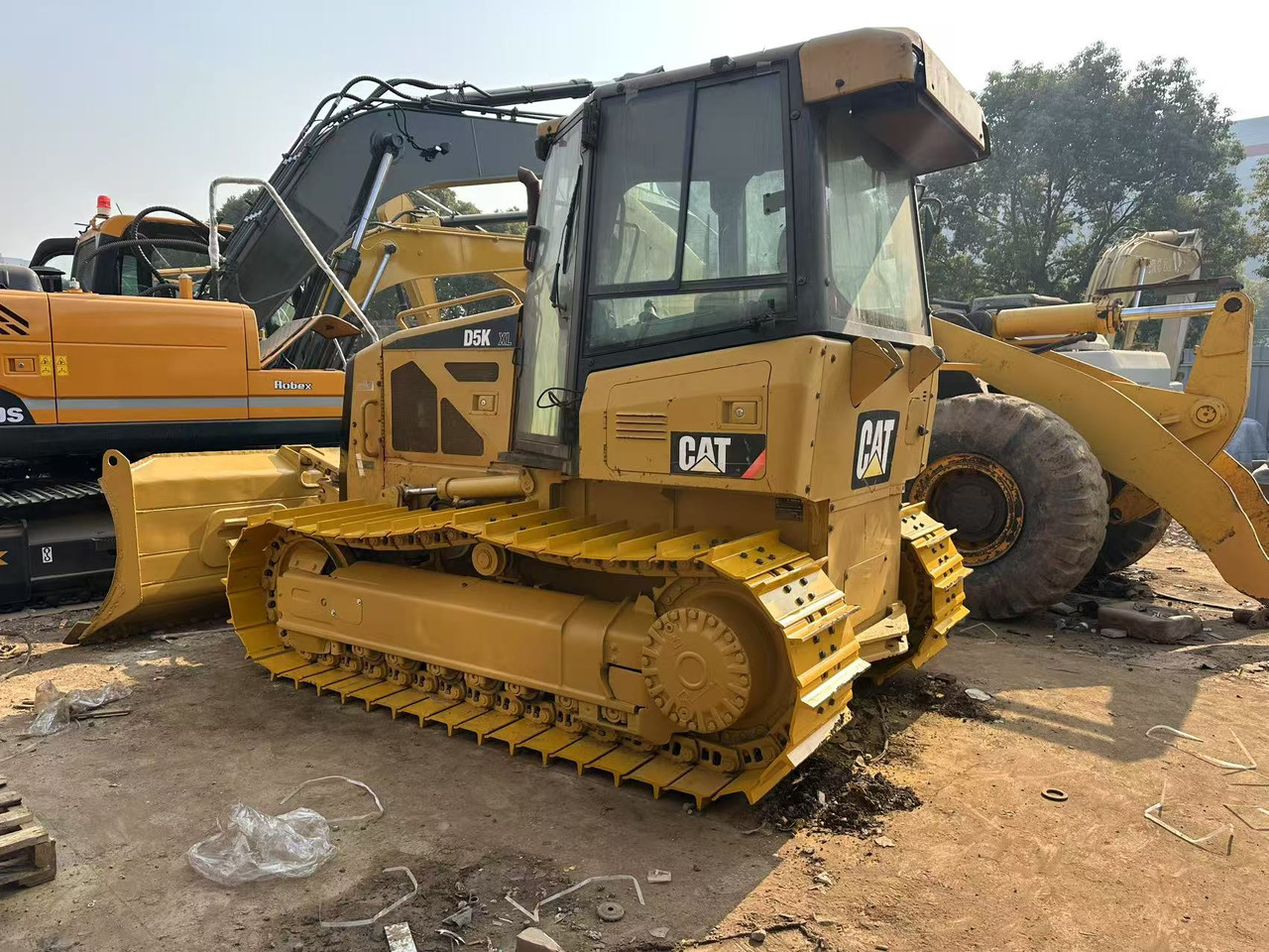 CATERPILLAR D5K - Puskutraktori: kuva CATERPILLAR D5K - Puskutraktori CATERPILLAR D5K - Puskutraktori: kuva CATERPILLAR D5K - Puskutraktori