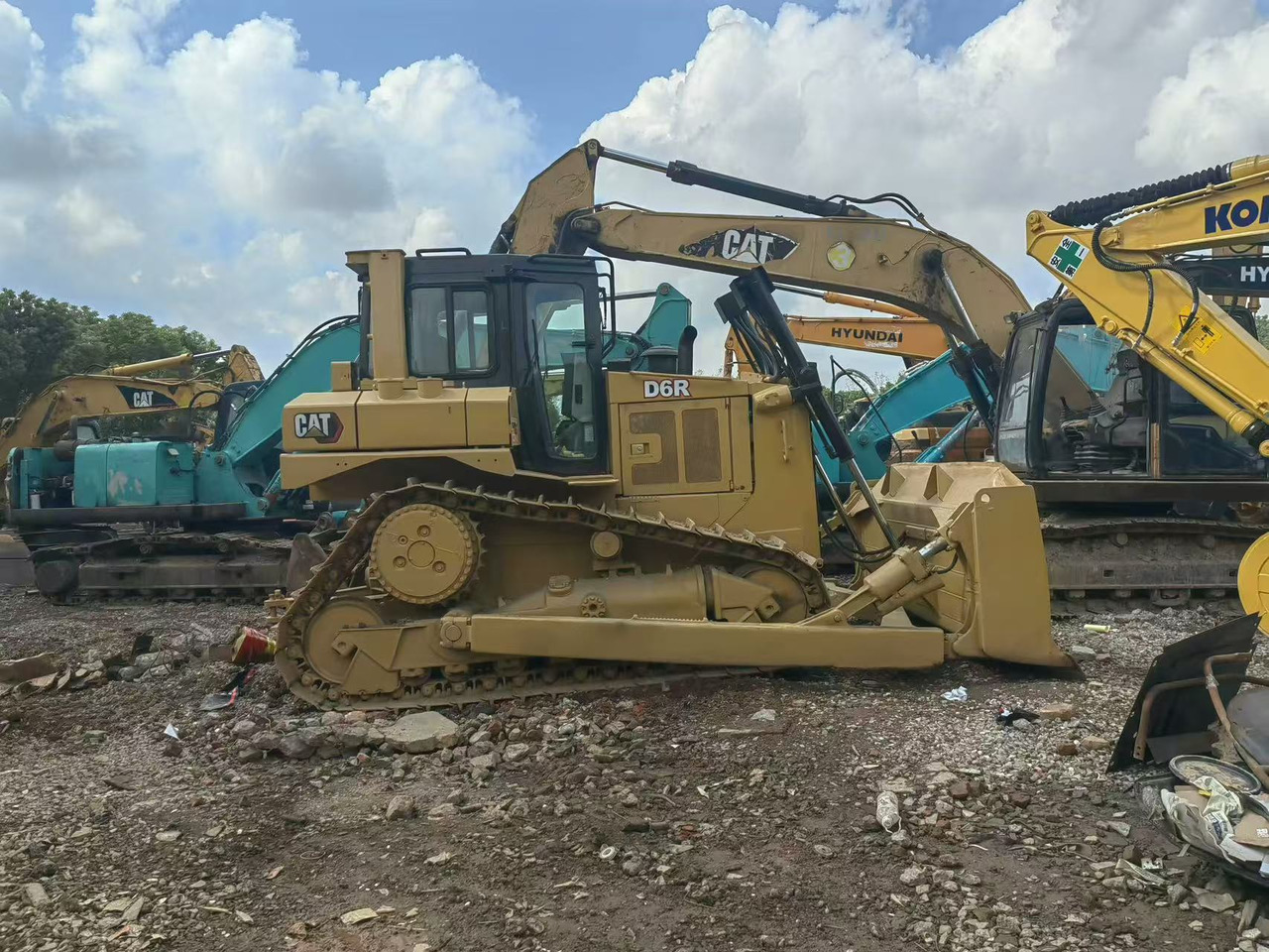 CATERPILLAR D6R - Puskutraktori: kuva CATERPILLAR D6R - Puskutraktori CATERPILLAR D6R - Puskutraktori: kuva CATERPILLAR D6R - Puskutraktori