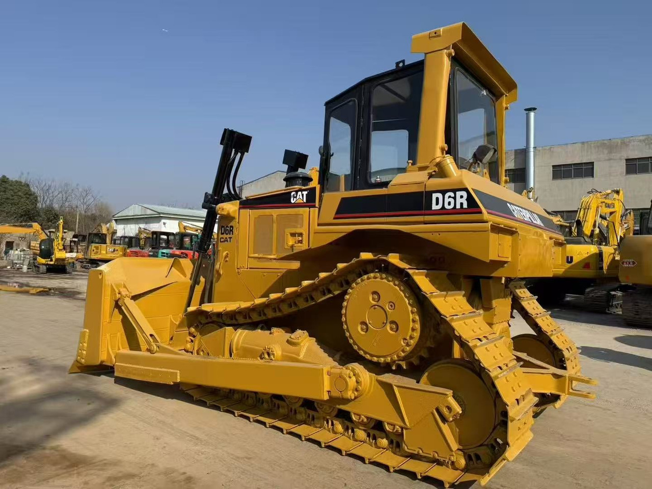 CATERPILLAR D6R - Puskutraktori: kuva CATERPILLAR D6R - Puskutraktori CATERPILLAR D6R - Puskutraktori: kuva CATERPILLAR D6R - Puskutraktori